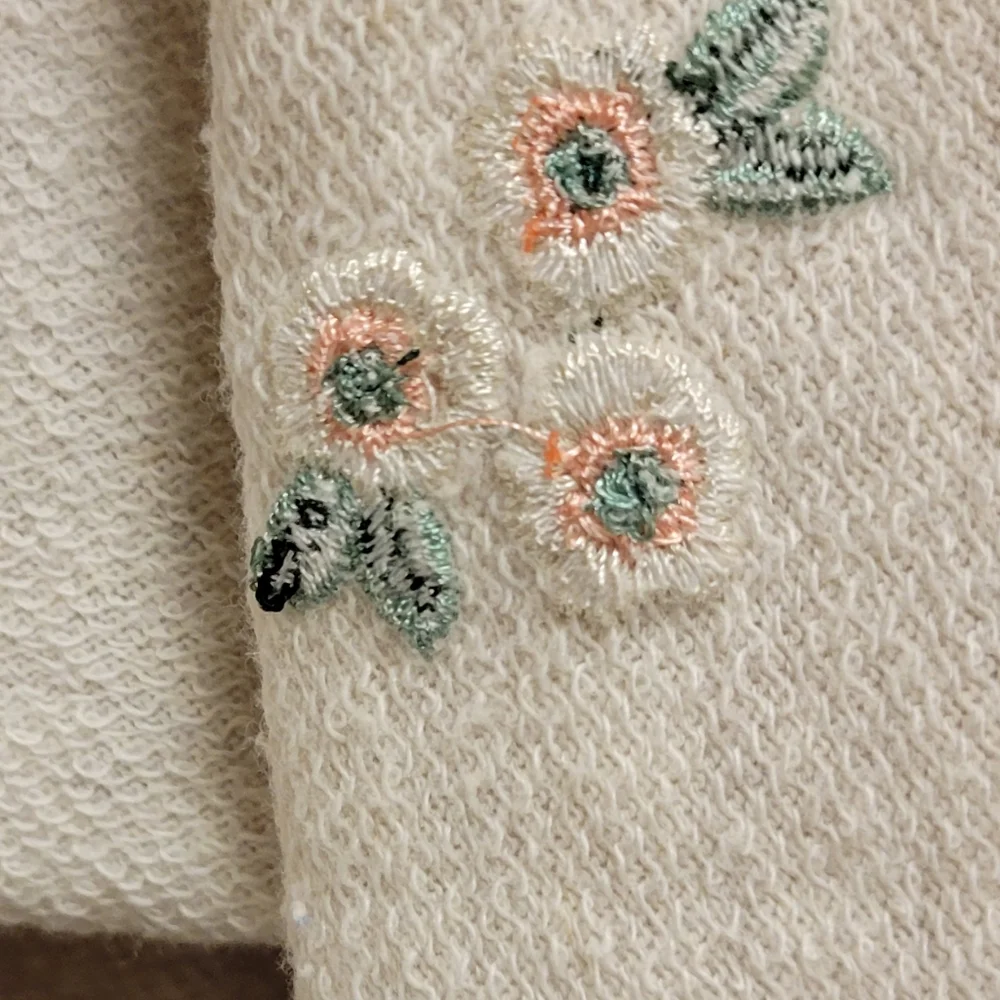 Retrology Embroidered Top Size Large - Picture 6 of 8